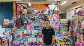 Foto: Jefri asal Medan, Sumatra Utara, pemilik kios VSP Toys di Pusat Grosir Cililitan (PGC) Jakarta Timur. (Dok-Okj/FN)