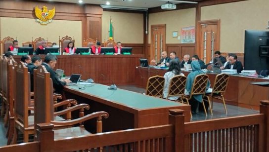 Foto: Suasana Persidangan perkara Perjanjian Jual Beli Gas (PJBG) antara PT Perusahaan Gas Negara (PGN) dan PT Inti Alasindo Energy (IAE) Isargas Group. (Dok-Istimewa)