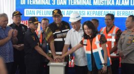 Foto: Peresmian fasilitas pemindai kontainer terbaru di Terminal Operasi 3 IPC Terminal Petikemas (TER3) dan Terminal Mustika Alam Lestari (TMAL), Jumat (12/12). (Dok-Istimewa)