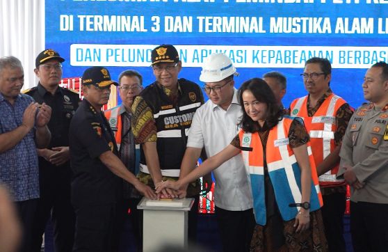 Foto: Peresmian fasilitas pemindai kontainer terbaru di Terminal Operasi 3 IPC Terminal Petikemas (TER3) dan Terminal Mustika Alam Lestari (TMAL), Jumat (12/12). (Dok-Istimewa)