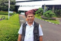 Foto: Aliansi Anak Kepri melalui Koordinator Wilayah Melayu Raya Kabupaten Lingga, Zuhardi, menyuarakan keresahan masyarakat Kepulauan Riau terkait maraknya pembukaan dan rencana perluasan perkebunan kelapa sawit di Kabupaten Lingga. Aspirasi tersebut disampaikan langsung kepada awak media di Kementerian Lingkungan Hidup dan Kehutanan (KLHK) Republik Indonesia, Kamis (18/12/2025). (Dok-Okj/FN)