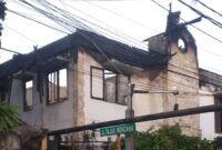 Foto: Pasca kebakaran rumah almarhum Zulharman, mantan Ketua Persatuan Wartawan Indonesia (PWI) Jaya di Komplek Griya Wartawan, Jalan Tajuk Rencana Blok K, Kelurahan Cipinang Muara, Kecamatan Jatinegara, Jakarta Timur, Rabu (24/12/2025). (Dok-Okj/FN)