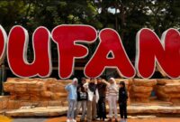 Foto: Enam sahabat dari SD Negeri Bidaracina 03, Kecamatan Jatinegara, Jakarta Timur, memanfaatkan momentum libur sekolah dengan berekreasi bersama ke Dunia Fantasi (Dufan), Taman Impian Jaya Ancol, Jakarta Utara, Jumat (26/12/2025). (Dok-Istimewa)