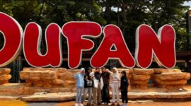 Foto: Enam sahabat dari SD Negeri Bidaracina 03, Kecamatan Jatinegara, Jakarta Timur, memanfaatkan momentum libur sekolah dengan berekreasi bersama ke Dunia Fantasi (Dufan), Taman Impian Jaya Ancol, Jakarta Utara, Jumat (26/12/2025). (Dok-Istimewa)