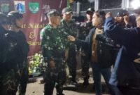 Foto: Wakil Komandan Koramil (Wadanramil) Kodim 0504/JS, Letnan Satu (Lettu) Amran Panut, saat wawancara di Pos PAM Taman Ayodya, Jakarta Selatan, Jumat malam (26/12/2025). (Dok-Okj/FN)