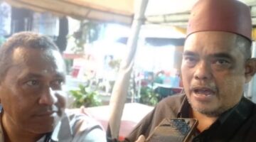 Foto: (kiri) Abdul Jalil Karoror, Sekretaris Wilayah Relawan Tegak Lurus Prabowo se-Tanah Papua, secara resmi mengadukan persoalan tersebut kepada Ketua Umum Relawan Tegak Lurus Prabowo, Ir. H. Arse Pane (kanan), di Jakarta, Jumat (26/12/2025). (Dok-Okj/FN)