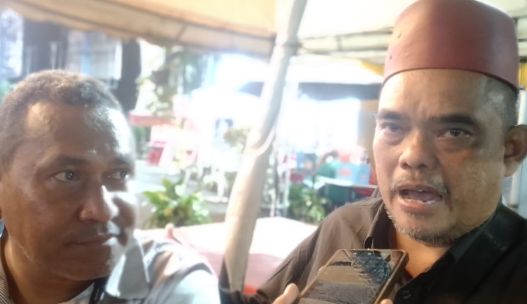 Foto: (kiri) Abdul Jalil Karoror, Sekretaris Wilayah Relawan Tegak Lurus Prabowo se-Tanah Papua, secara resmi mengadukan persoalan tersebut kepada Ketua Umum Relawan Tegak Lurus Prabowo, Ir. H. Arse Pane (kanan), di Jakarta, Jumat (26/12/2025). (Dok-Okj/FN)