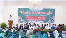 Foto: Pemerintah Kota Administrasi Jakarta Timur bersama unsur masyarakat menggelar Dzikir dan Muhasabah Munajat Akhir Tahun 2025 di Aula Masjid Baitushshidqi, Pondok Karya Pembangunan (PKP), Kelurahan Kelapa Dua Wetan, Kecamatan Ciracas, Sabtu (27/12/2025). (Dok-Istimewa)