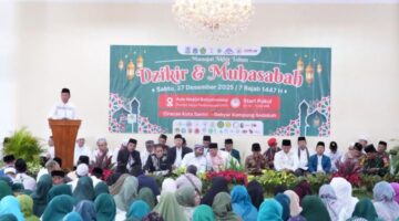 Foto: Pemerintah Kota Administrasi Jakarta Timur bersama unsur masyarakat menggelar Dzikir dan Muhasabah Munajat Akhir Tahun 2025 di Aula Masjid Baitushshidqi, Pondok Karya Pembangunan (PKP), Kelurahan Kelapa Dua Wetan, Kecamatan Ciracas, Sabtu (27/12/2025). (Dok-Istimewa)