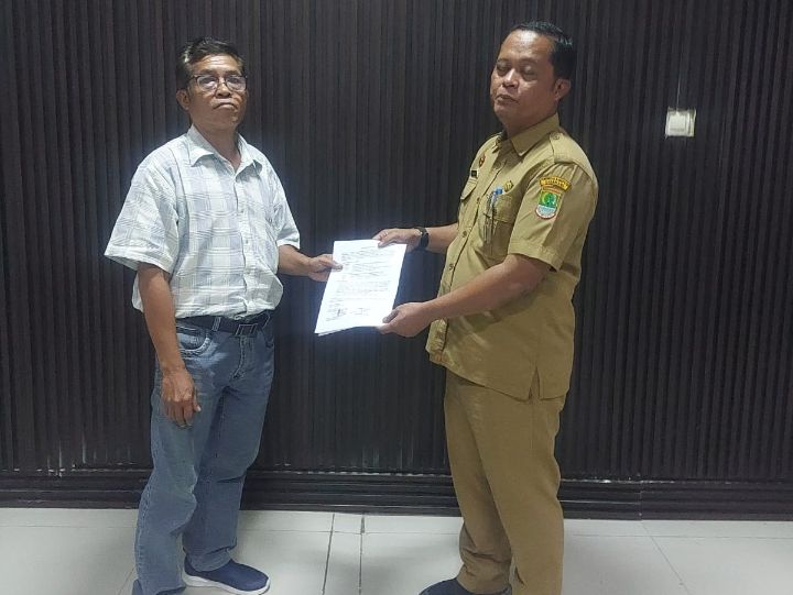 Foto: Mediasi itu tertuang dalam surat bersifat segera, yang ditandatangani langsung oleh Kepala BKPSDM Karawang, Jajang Jaenudin, S.TP, MP, dan ditujukan kepada dua advokat ALP Veritas & Partners, Antonius LOI, SH dan Adil Putra Hulli, SH, selaku kuasa hukum pelapor Manoa Simson. (Dok-Istimewa)