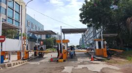 Foto: Gerbang Keluar Parkiran kawasan Rukan Puri Mutiara, Jakarta Utara, Senin (29/12/2025). (Dok-Okj/FN)