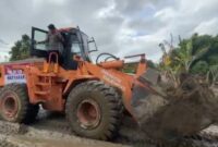 Foto: Kapolri Jenderal Polisi Listyo Sigit Prabowo memberikan dukungan langsung berupa bantuan alat berat untuk mempercepat proses pemulihan infrastruktur dan fasilitas publik, khususnya di Kecamatan Mutiara Timur.
Bantuan tersebut mulai dimaksimalkan pada Senin (29/12/2025). (Dok-Istimewa)