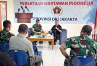 Foto: Upaya memperkuat kemitraan strategis antara TNI dan insan pers terus dilakukan. Kepala Penerangan Kodam (Kapendam) Jaya Kolonel Inf. Arief Wicaksana, S.H., M.Han., melakukan kunjungan silaturahmi ke Kantor Persatuan Wartawan Indonesia (PWI) Jaya di Gedung Prasada Sasana Karya, Jakarta Pusat, Selasa (30/12/2025). (Dok-PWI Jaya)