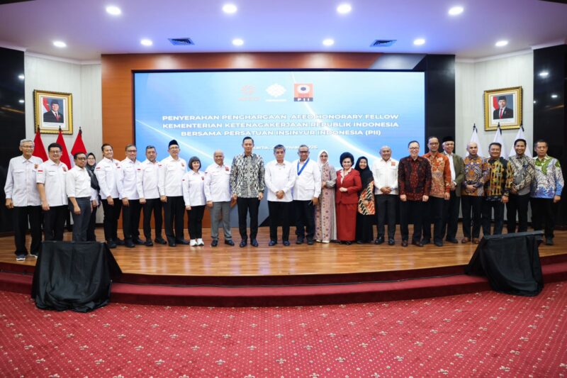 Menteri Koordinator Bidang Infrastruktur dan Pembangunan Kewilayahan Agus Harimurti Yudhoyono (AHY) menegaskan pembangunan infrastruktur nasional tidak dapat dipisahkan dari penguatan kompetensi tenaga kerja serta peran strategis para insinyur.