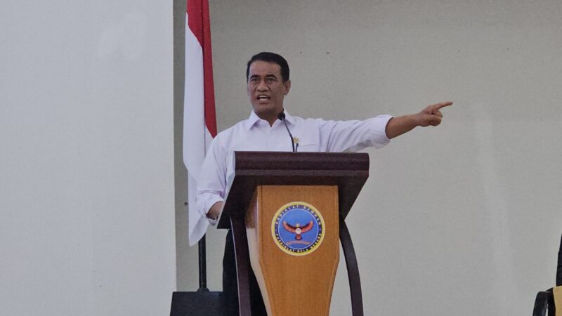 Foto: Mentan Amran Sulaiman menyampaikan arahan saat memberikan materi dalam kegiatan Retret Persatuan Wartawan Indonesia (PWI) 2026 di Pusat Kompetensi Bela Negara, Rumpin, Kabupaten Bogor, Jawa Barat