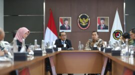 Kementerian Koordinator Bidang Pembangunan Manusia dan Kebudayaan (Kemenko PMK) menerima audiensi Kementerian Kependudukan dan Pembangunan Keluarga/BKKBN (Kemendukbangga) di Kantor Kemenko PMK, Jakarta, Jumat (31/1/2026), guna memperkuat koordinasi lintas sektor dalam isu kependudukan dan pembangunan keluarga sebagai fondasi pembangunan manusia berkelanjutan.