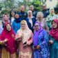 Foto: Pengurus dan anggota Ikatan Keluarga Wartawan Indonesia (IKWI) DKI Jakarta berfoto bersama usai kegiatan silaturahmi di Villa Tjokro 3, Cisarua, Kabupaten Bogor, Jawa Barat, Senin (12/1/2026)