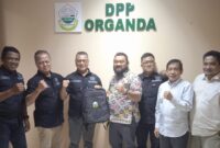 Foto: Pengurus Dewan Pimpinan Pusat (DPP) Organda bersama jajaran Persatuan Wartawan Indonesia (PWI) Jaya berfoto bersama usai dialog dan audiensi di Kantor DPP Organda, Wisma PMI, Jakarta Selatan
