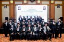 Foto: Pengurus Dewan Pimpinan Pusat Dewan Pergerakan Advokat Republik Indonesia (DePA-RI) bersama para advokat yang baru dilantik berfoto bersama usai acara Pengangkatan Advokat DePA-RI dan Forum Diskusi “Advokat dalam Transisi Hukum Nasional” di Hotel Santika Semarang