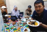 Foto: Pergantian malam Tahun Baru 2026 dimaknai secara sederhana namun penuh arti oleh keluarga besar Wakil Sekretaris Pokja Kejaksaan dan Pengadilan Jakarta Timur, Muhamad Alviyan. (Dok-Okj/FN)