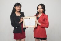 Foto: (kiri) Jasmine Vernadya Stevani, pendiri JS Management. (Dok-Istimewa)
