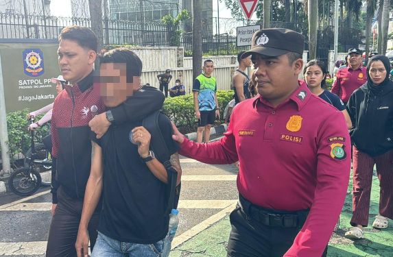 Foto: Salahsatu terduga pelaku copet di Car Free Day (CFD) di kawasan Bundaran Hotel Indonesia, Jakarta Pusat, Minggu (4/1/2026) pagi. (Dok-Istimewa)