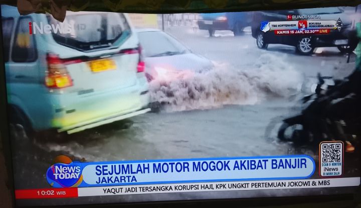Foto: Sejumlah Motor Mogok Akibat Banjir Jakarta. (Dok-InewsTV)
