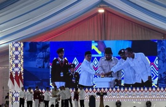Foto: Presiden RI Prabowo Subianto meresmikan program Sekolah Rakyat secara nasional, di Sekolah Rakyat Terpadu (SRT) 9 Banjarbaru, Kalimantan Selatan, Senin (12/1/2026). (Dok-Istimewa)