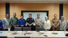 Foto: Pertemuan antara Kepala UP PMPTSP Jakarta Timur, Erwin, dengan Kelompok Kerja (Pokja) Persatuan Wartawan Indonesia (PWI) Wali Kota Jakarta Timur, Selasa (13/1/2026). (Dok-Istimewa)