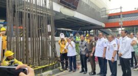 Foto: Gubernur Jakarta Pramono Anung resmikan pembongkaran tiang monorel. (Dok-tvOnenews/Syifa Aulia)