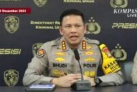Foto: Kabid Humas Polda Metro Jaya, Kombes Pol. Budi Hermanto dalam konferensi pers di Jakarta, Sabtu (13/12/2025). Alasan Polda Metro Jaya menghentikan penyidikan terhadap dua tersangka kasus ijazah Jokowi, yakni Eggi Sudjana dan Damai Hari Lubis. (Dok-Tangkapan Layar YouTube KompasTV)