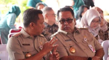 Foto: Wakil Gubernur DKI Jakarta, Rano Karno (kanan) dan Walikota Administrasi Jakarta Timur, Munjirin (kiri). (Dok-Istimewa)