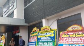 Foto: Penampakan Karangan Bunga ucapan selamat kepada Kepala Kejaksaan Negeri Jakarta Timur Topik Gunawan, SH, MH, Selasa (20/1/2026). (Dok-Okj/FN)