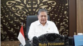 Menteri Koordinator Bidang Perekonomian Airlangga Hartarto mendorong penguatan sinergi antara pemerintah dan dunia usaha untuk memperkuat daya saing industri alas kaki nasional.