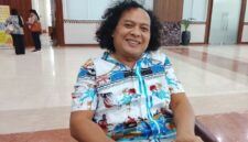 Foto: Praktisi Hukum Deolipa Yumara saat ditemui okjakarta.com di Lobi Gedung DPRD DKI Jakarta, Senin (26/1/2026). (Dok-Okj/FN)