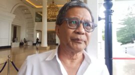 Pengamat politik Rocky Gerung menanggapi rencana pemanggilan dirinya sebagai saksi dalam perkara hukum terkait ijazah Presiden ke-7 RI Joko Widodo (Jokowi) yang disebut-sebut akan segera disidangkan.