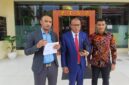 Sengketa kepemilikan tanah di Kelurahan Limo, Kecamatan Limo, Kota Depok, kembali mencuat. Ahli waris almarhum Joyo Subianto menggugat Pemerintah Kota Depok ke Pengadilan Negeri (PN) Depok atas dugaan penggunaan sepihak lahan milik keluarga mereka sebagai akses menuju Kantor Kecamatan Limo.