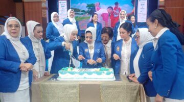 Ikatan Wanita Pengusaha Indonesia (IWAPI) menegaskan komitmennya mendorong transformasi digital bagi perempuan pengusaha di Tanah Air. Organisasi yang telah berdiri selama 51 tahun itu menilai literasi digital menjadi tantangan utama dalam pengembangan usaha perempuan saat ini.