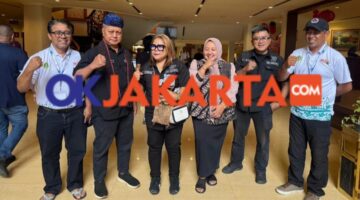 Foto: Sejumlah pengurus dan anggota PWI Jaya berfoto bersama setibanya di Serang, Banten, Jumat (6/2/2026)