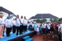 Ribuan masyarakat Banten memadati kawasan sekitar Kantor Gubernur Banten, Minggu pagi (8/2/2026), untuk mengikuti kegiatan Jalan Sehat bersama dalam rangkaian peringatan Hari Pers Nasional (HPN) 2026.