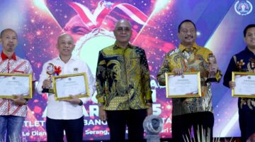 Ribuan masyarakat Banten memadati kawasan sekitar Kantor Gubernur Banten, Minggu pagi (8/2/2026), untuk mengikuti kegiatan Jalan Sehat bersama dalam rangkaian peringatan Hari Pers Nasional (HPN) 2026.