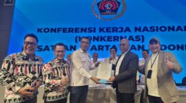 Konferensi Kerja Nasional (Konkernas) Persatuan Wartawan Indonesia (PWI) dalam rangkaian peringatan Hari Pers Nasional (HPN) 2026 menghasilkan sejumlah keputusan strategis bagi arah organisasi ke depan. Forum nasional tersebut mengesahkan penyempurnaan konstitusi organisasi, menetapkan Program Kerja PWI 2025–2030, memperkuat tata kelola keuangan, serta menetapkan Provinsi Lampung sebagai tuan rumah HPN 2027.