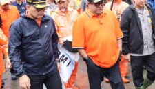 Pemerintah Provinsi DKI Jakarta kembali menggelar aksi bersih-bersih massal melalui program Gerakan Jaga Jakarta Bersih, Minggu pagi. Kegiatan ini dilakukan serentak di seluruh wilayah ibu kota, melibatkan ribuan personel dari berbagai unsur.