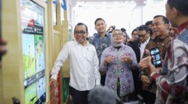 Menteri Koordinator Bidang Pembangunan Manusia dan Kebudayaan (Menko PMK) Pratikno menegaskan edukasi penggunaan teknologi digital dan kecerdasan artifisial (AI) tidak bisa semata dibebankan kepada orang tua dan guru.