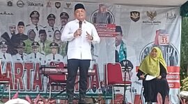 Foto: Sekretaris Kota Administrasi Jakarta Pusat H. Denny Ramdhany memberikan sambutan dalam kegiatan Jakarta Mengaji di Taman Tugu Proklamasi, Menteng, Jakarta Pusat, Minggu (15/2)