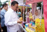Menteri Perdagangan Budi Santoso membuka pasar murah di lingkungan Kementerian Perdagangan, Jakarta, Rabu (19/2), sebagai upaya menjaga stabilitas harga barang kebutuhan pokok (bapok) menjelang Ramadan 2026.