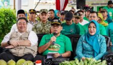 Foto: Pemkot Administrasi Jakarta Pusat bersama TP PKK Kota Administrasi Jakarta Pusat melakukan penanaman bibit cabai serentak di Taman Urban Farming Dahlia, Cempaka Putih, Jumat (20/2/2026)