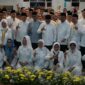 Foto: Sejumlah tokoh dan warga Lampung perantauan berfoto bersama usai acara buka puasa bersama di Gedung Wisma Menpora, Jakarta, Minggu (21/2/2026). 