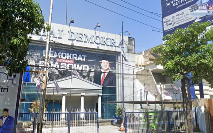 Sengketa perdata atas sebidang tanah dan bangunan rumah tinggal seluas 800 meter persegi di Jalan Kertajaya Indah Nomor 82, Kota Surabaya, kembali menjadi sorotan