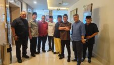 Innalillahi wa inna ilaihi rajiun. Kabar duka menyelimuti Sumatera Selatan. Alex Noerdin, mantan Gubernur Sumatera Selatan dua periode (2008–2018), meninggal dunia pada Rabu (25/2/2026) sekitar pukul 13.30 WIB.